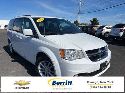 Used 2019 Dodge Grand Caravan SXT image 1