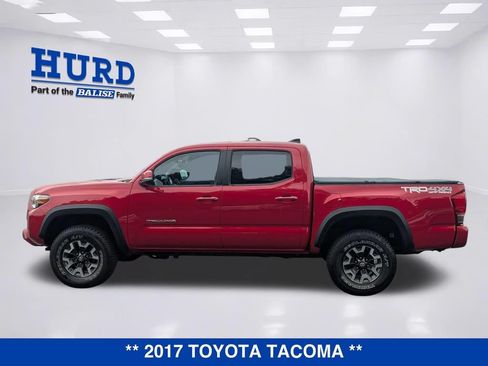 Used 2017 Toyota Tacoma TRD Off-Road AWD/4WD image 6