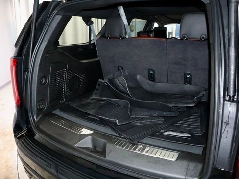 Used 2024 GMC Yukon XL Denali Ultimate image 15