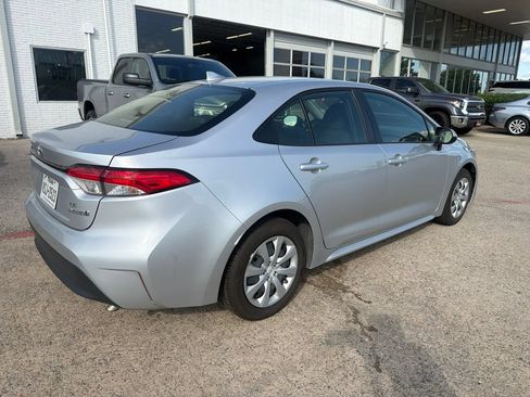 Used 2023 Toyota Corolla LE FWD image 4