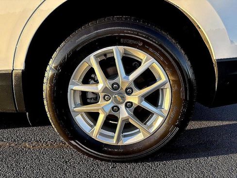 Used 2023 Chevrolet Equinox LT image 9