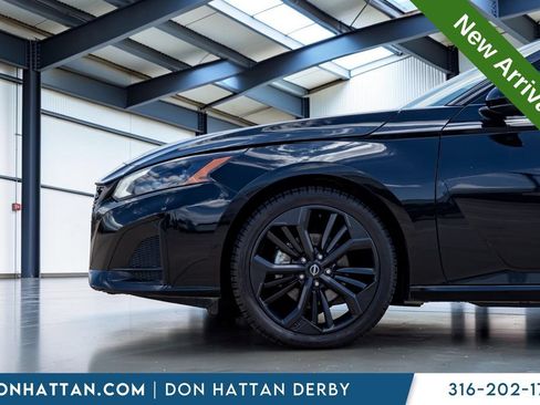 Used 2023 Nissan Altima 2.5 SR FWD image 26