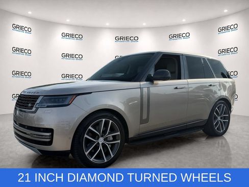 Used 2024 Land Rover Range Rover SE AWD/4WD image 3