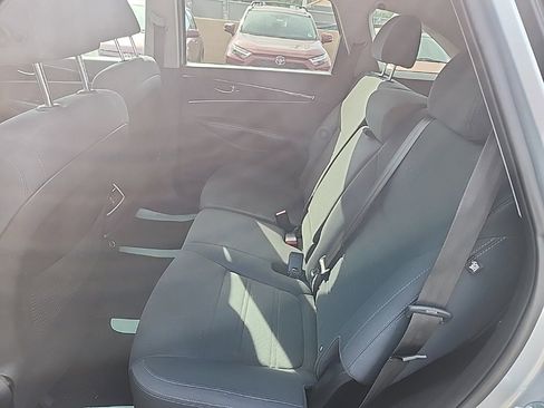 Used 2019 Kia Sorento LX image 11