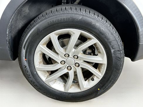 Used 2018 Land Rover Discovery Sport HSE AWD/4WD image 11