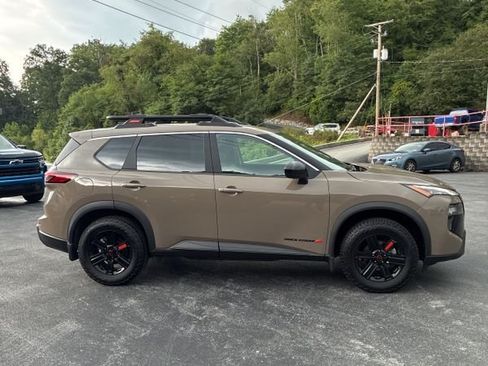 Used 2026 Nissan Rogue SV AWD/4WD image 6