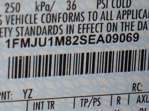 Used 2025 Ford Expedition Platinum AWD/4WD image 32