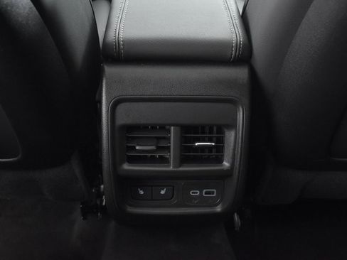 Used 2024 Cadillac XT4 Luxury w/ Cold Weather Package image 25