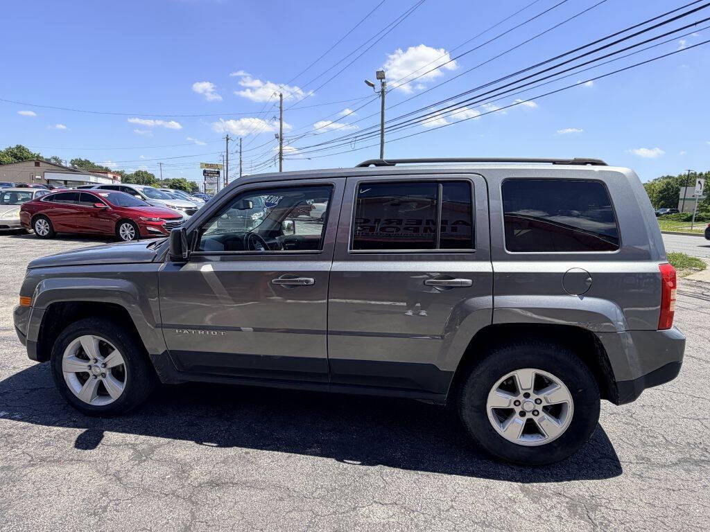 Used 2013 Jeep Patriot Latitude AWD/4WD image 3