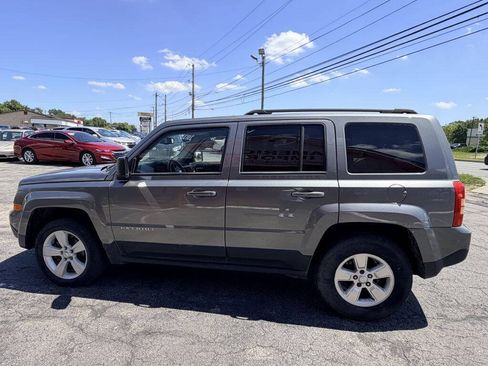 Used 2013 Jeep Patriot Latitude AWD/4WD image 3
