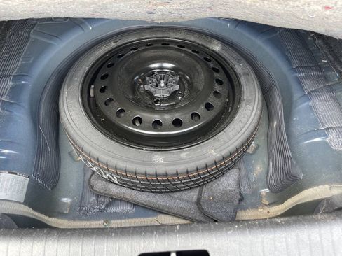 Used 2010 Buick LaCrosse CX FWD image 30