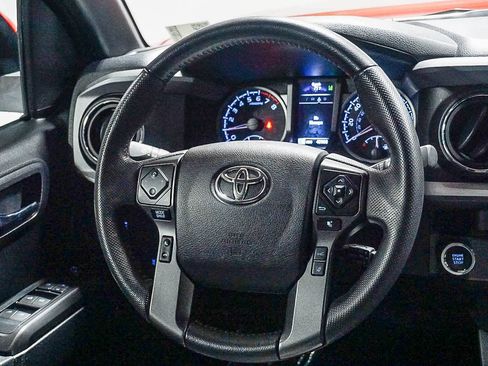 Certified 2022 Toyota Tacoma TRD Off-Road w/ Technology Package RWD image 17