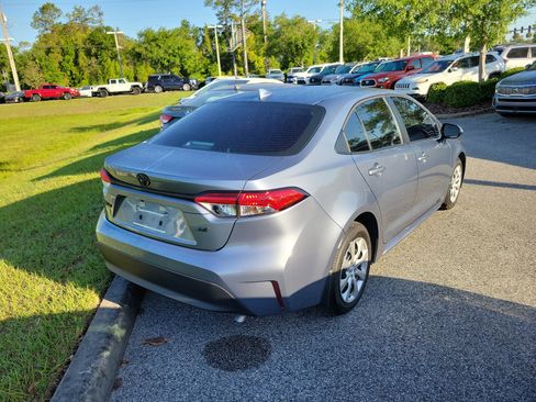 Used 2025 Toyota Corolla LE image 6