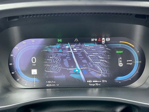 Used 2023 Volvo C40 P8 Recharge Ultimate image 23