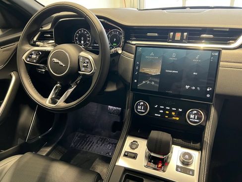 New 2025 Jaguar F-PACE R-Dynamic S AWD/4WD image 14