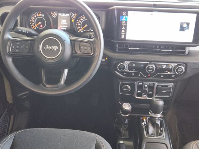 Used 2025 Jeep Gladiator Sport AWD/4WD image 27