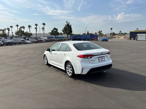Used 2024 Toyota Corolla LE FWD image 4