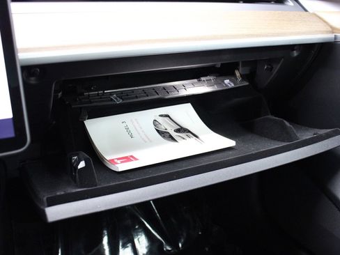 Used 2023 Tesla Model 3 Standard Range image 30