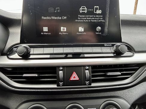 Used 2021 Kia Forte LXS FWD image 25