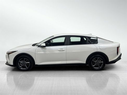 Used 2025 Kia K4 LXS image 3