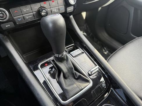 Used 2025 Jeep Compass Limited image 15