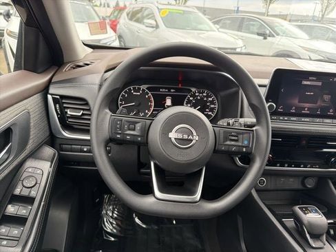 Used 2022 Nissan Rogue SV AWD/4WD image 13