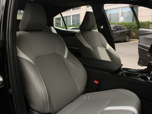 Used 2025 Toyota Camry SE w/ Multimedia Upgrade Package FWD image 24