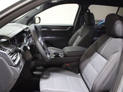 New 2026 GMC Acadia Elevation image 19