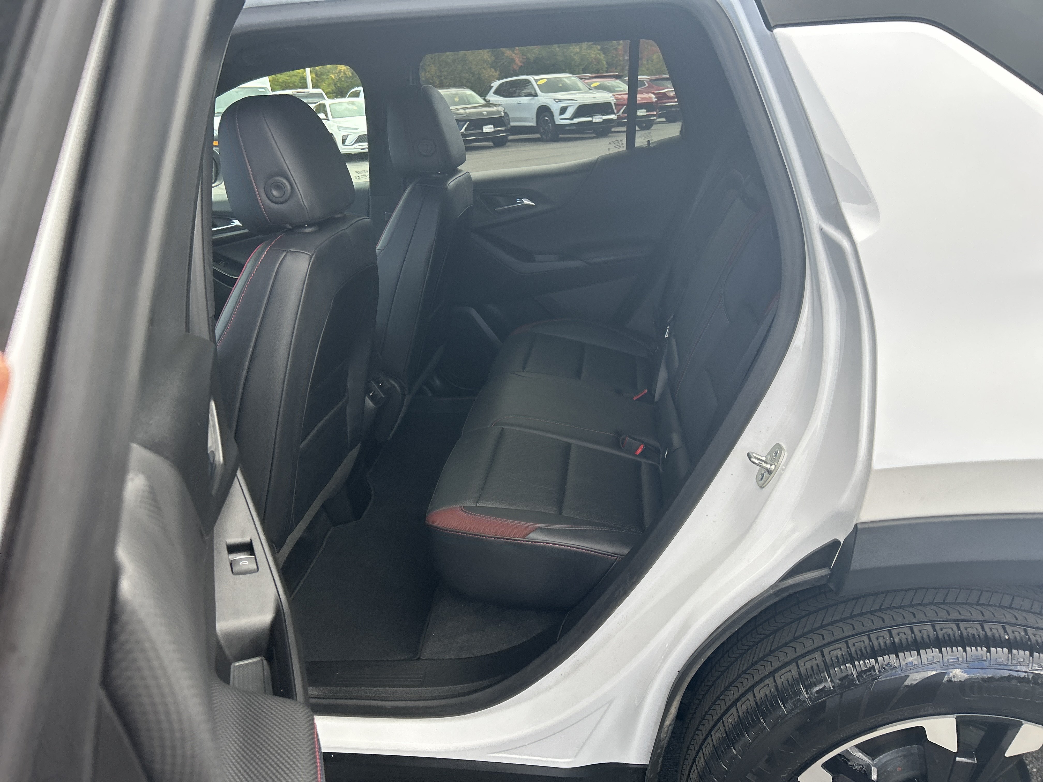 Used 2025 Chevrolet Equinox RS AWD/4WD image 29