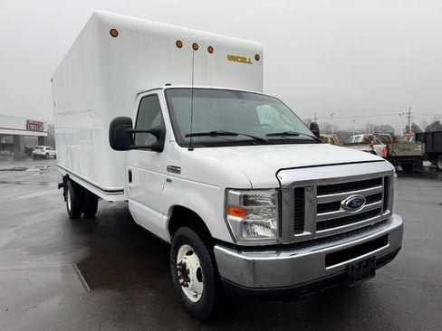 Used 2018 Ford E-450 and Econoline 450 Super Duty w/ Exterior Upgrade Package image 7