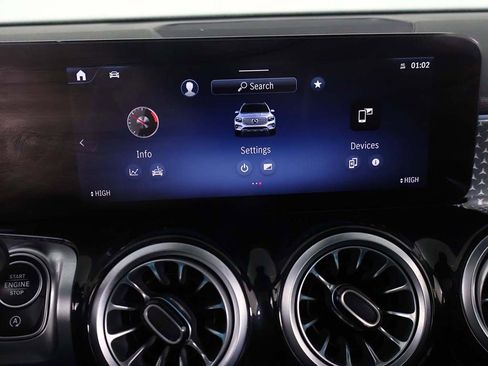 Used 2025 Mercedes-Benz GLB 250 4MATIC image 47