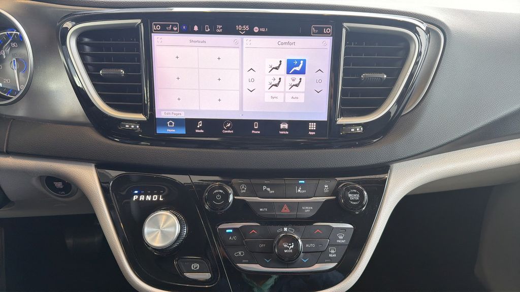 Used 2024 Chrysler Pacifica Touring-L FWD image 8