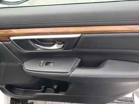 Used 2019 Honda CR-V Touring image 17