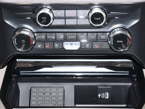 New 2026 Ford F350 Platinum w/ Platinum Plus Package image 28