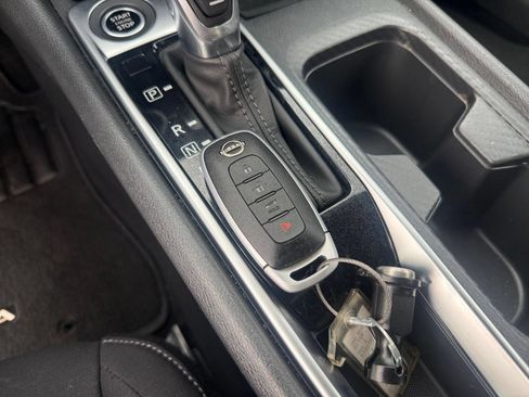 Used 2025 Nissan Sentra SV FWD image 21