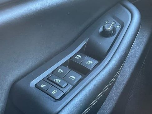 Used 2024 Jeep Grand Cherokee L Laredo image 28