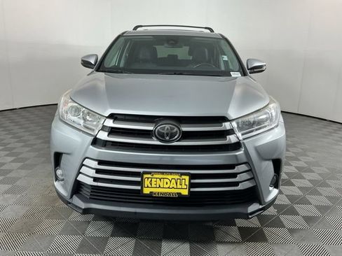 Used 2017 Toyota Highlander Plus AWD/4WD image 2