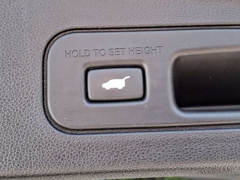 Used 2023 Acura MDX SH-AWD w/ Technology Package image 29