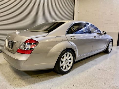 Used 2007 Mercedes-Benz S 550 Sedan image 11