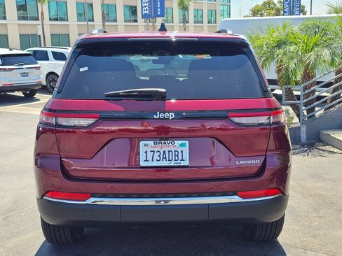 Used 2026 Jeep Grand Cherokee Laredo RWD image 7