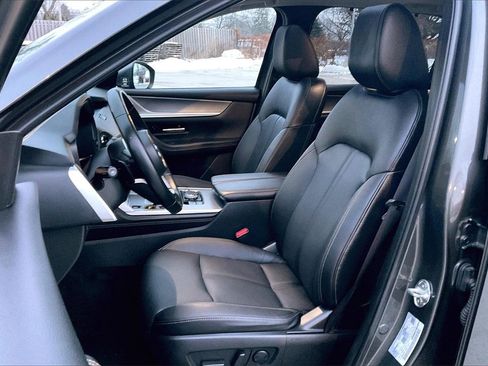 Certified 2024 MAZDA CX-90 Plug-In Hybrid w/ Preferred image 25