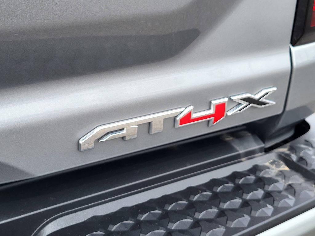 Used 2024 GMC Canyon AT4X AWD/4WD image 9