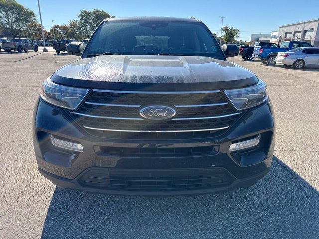 Used 2022 Ford Explorer XLT w/ Equipment Group 202A AWD/4WD image 6