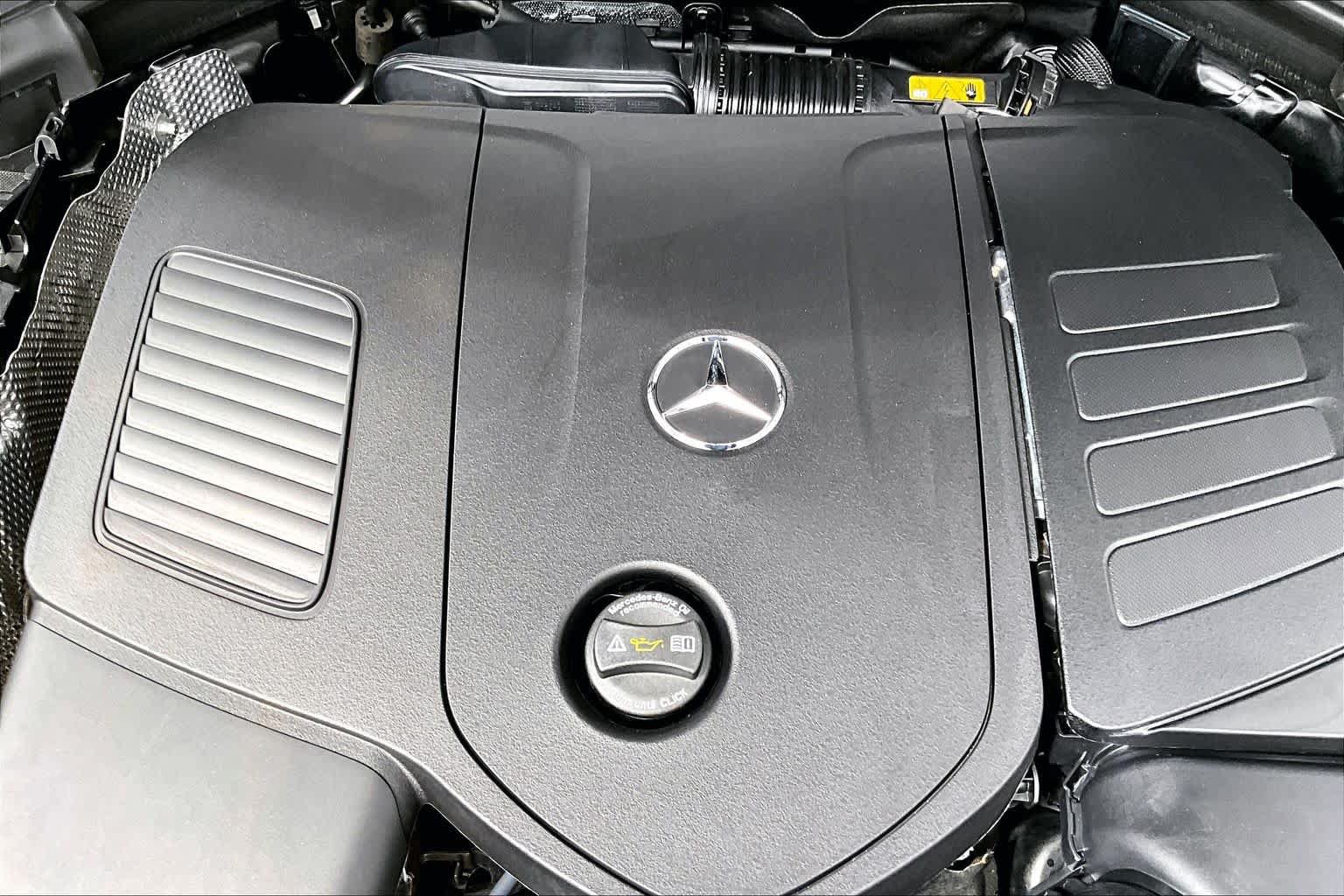 Used 2024 Mercedes-Benz GLC 300 4MATIC image 31