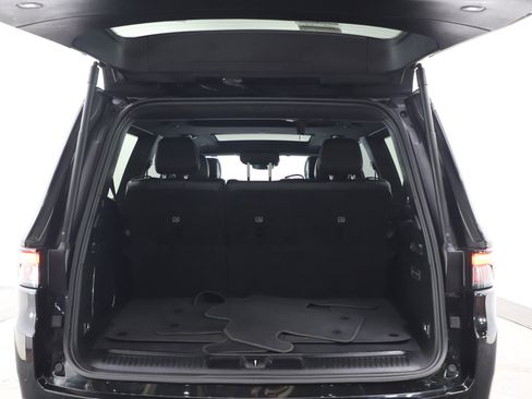 Used 2024 Jeep Wagoneer Series II image 18