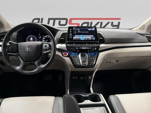 Used 2025 Honda Odyssey Elite image 17