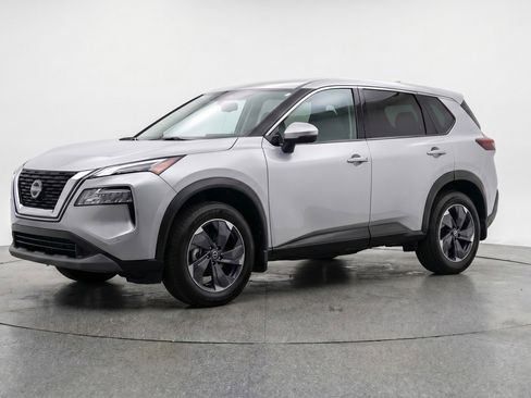 Used 2025 Nissan Rogue SV AWD/4WD image 2