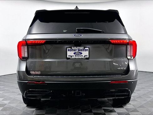 Used 2025 Ford Explorer ST-Line w/ ST-Line Street Pack AWD/4WD image 4