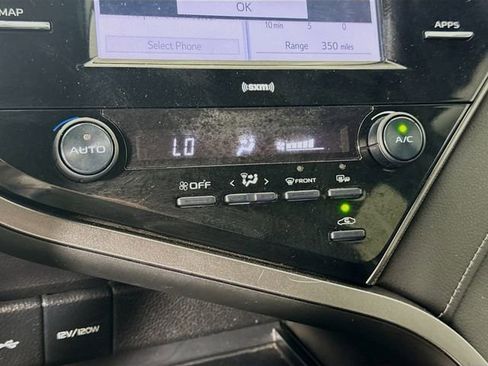 Certified 2020 Toyota Camry SE w/ Convenience Package image 15