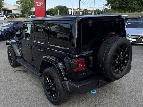 Used 2023 Jeep Wrangler Unlimited Sahara w/ Cold Weather Group AWD/4WD image 14